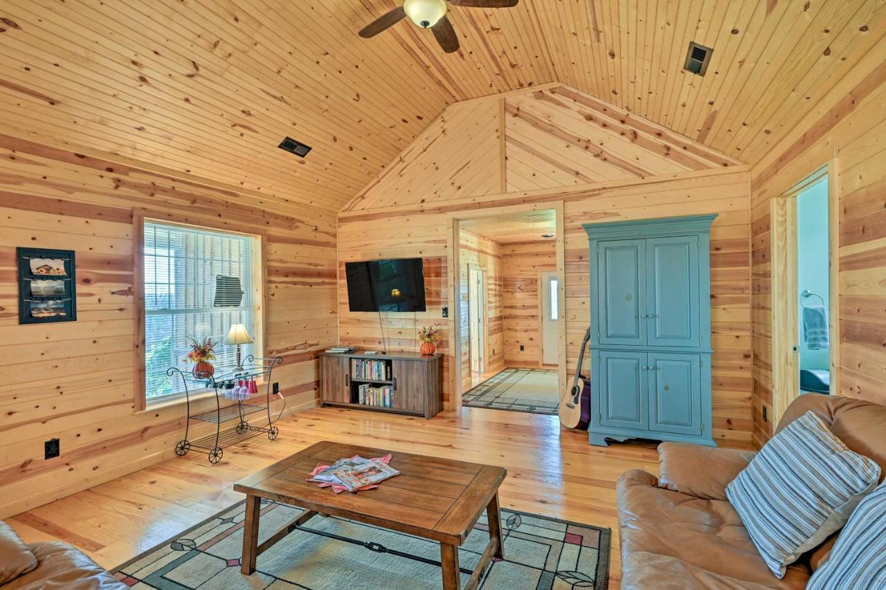 Villa Breathtaking Elkin Getaway With Vineyard Views! Esterno foto