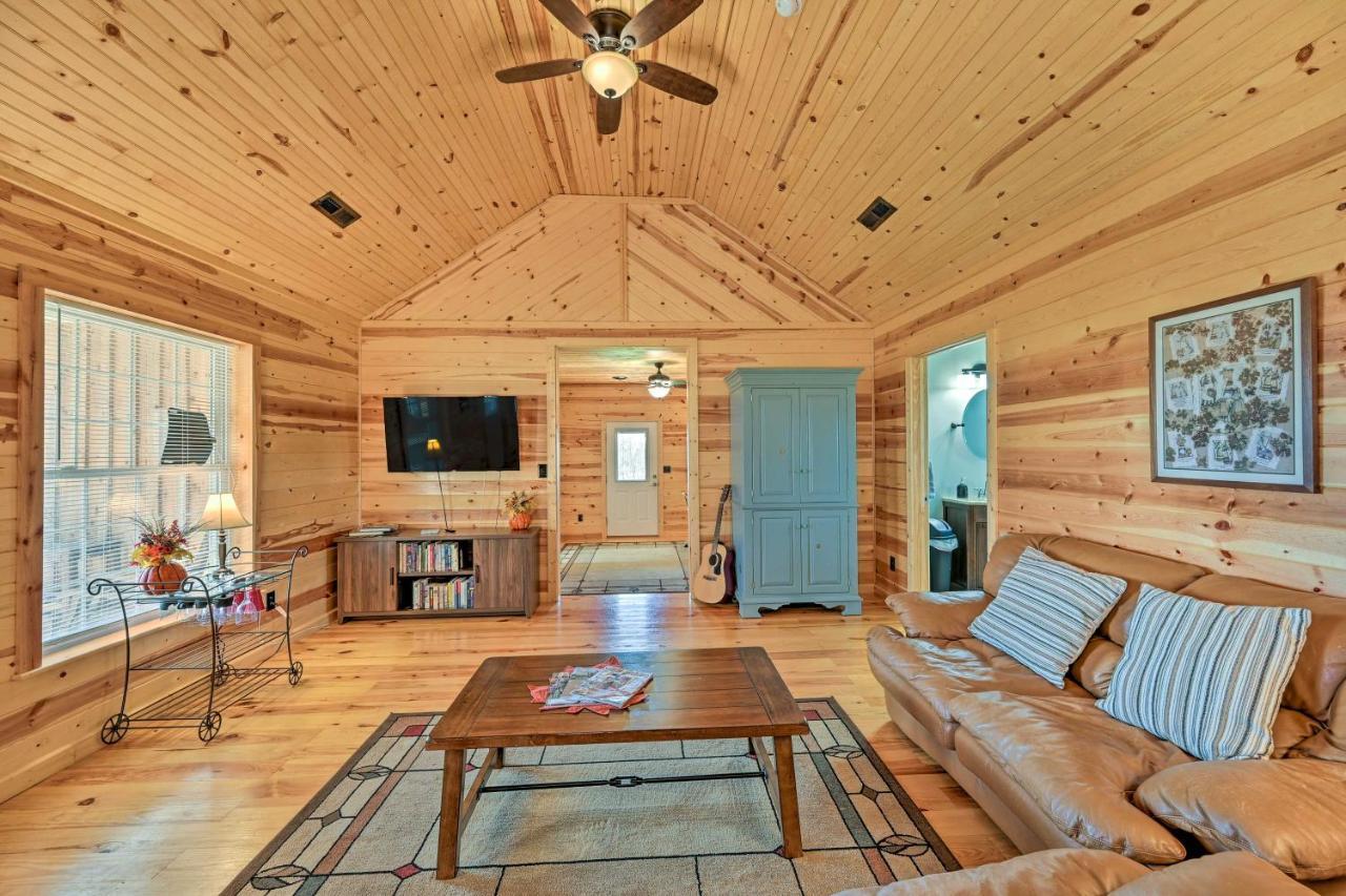 Villa Breathtaking Elkin Getaway With Vineyard Views! Esterno foto